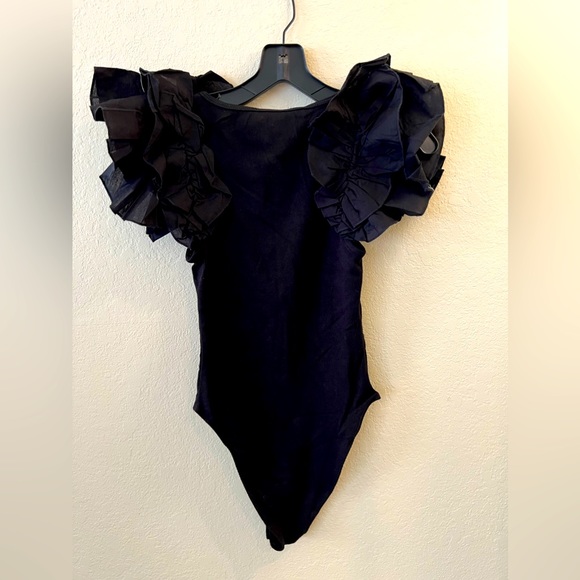 NWT ZARA BODYSUIT WITH RUFFLES SLEEVE - Picture 2 of 8